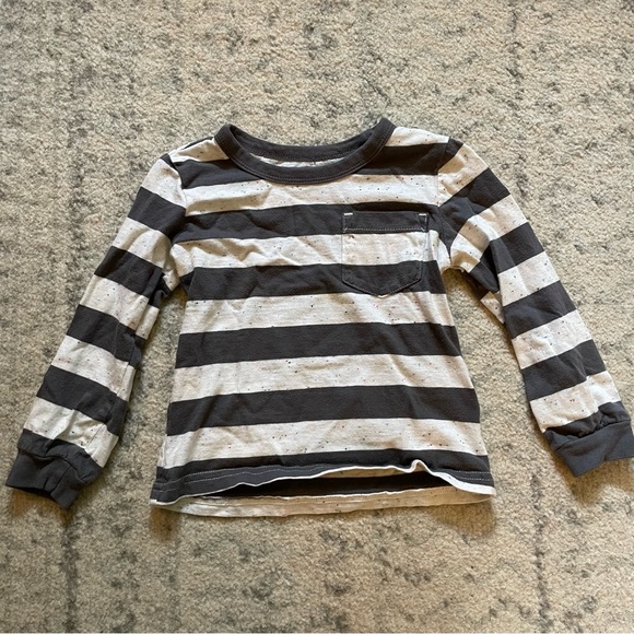 7/$20 | Striped long sleeve shirt - Picture 1 of 5